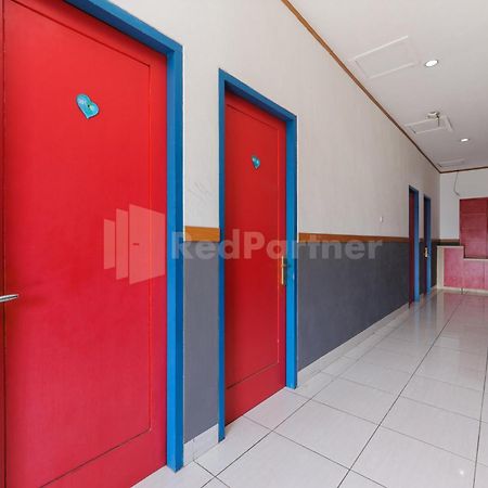Ian Hotel Jaksa Mitra Reddoorz Yakarta Exterior foto