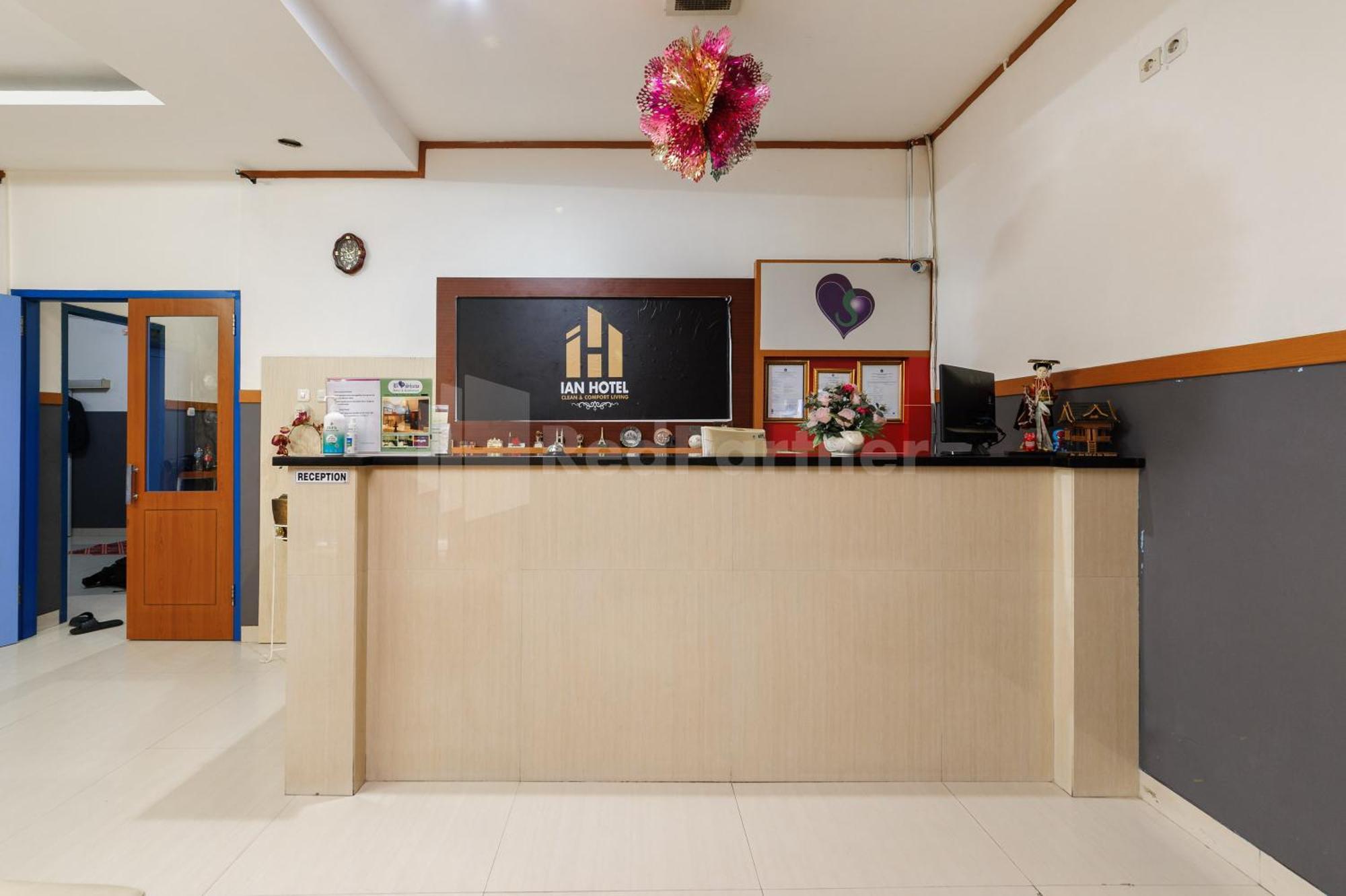 Ian Hotel Jaksa Mitra Reddoorz Yakarta Exterior foto